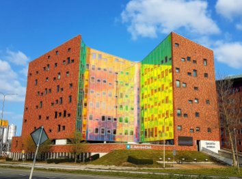 Dit gebouw in Deventer verandert van kleur als je er langs rijdt